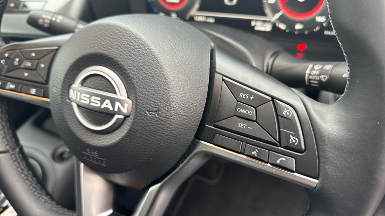 Nissan Juke 1.6 Hybrid N-Connecta 5dr Auto Hybrid Hatchback